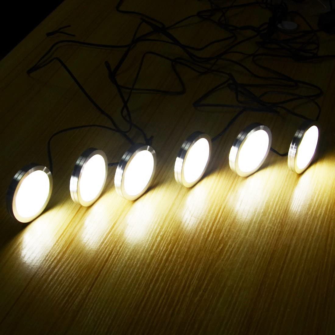 Ensemble de 6 rondelles lumineuses à LED Aiboo sous armoire 230 V Triac à intensité variable avec pilote externe câblé pour éclairage d'accentuation de placard de cuisine (blanc jour 5000 K) 